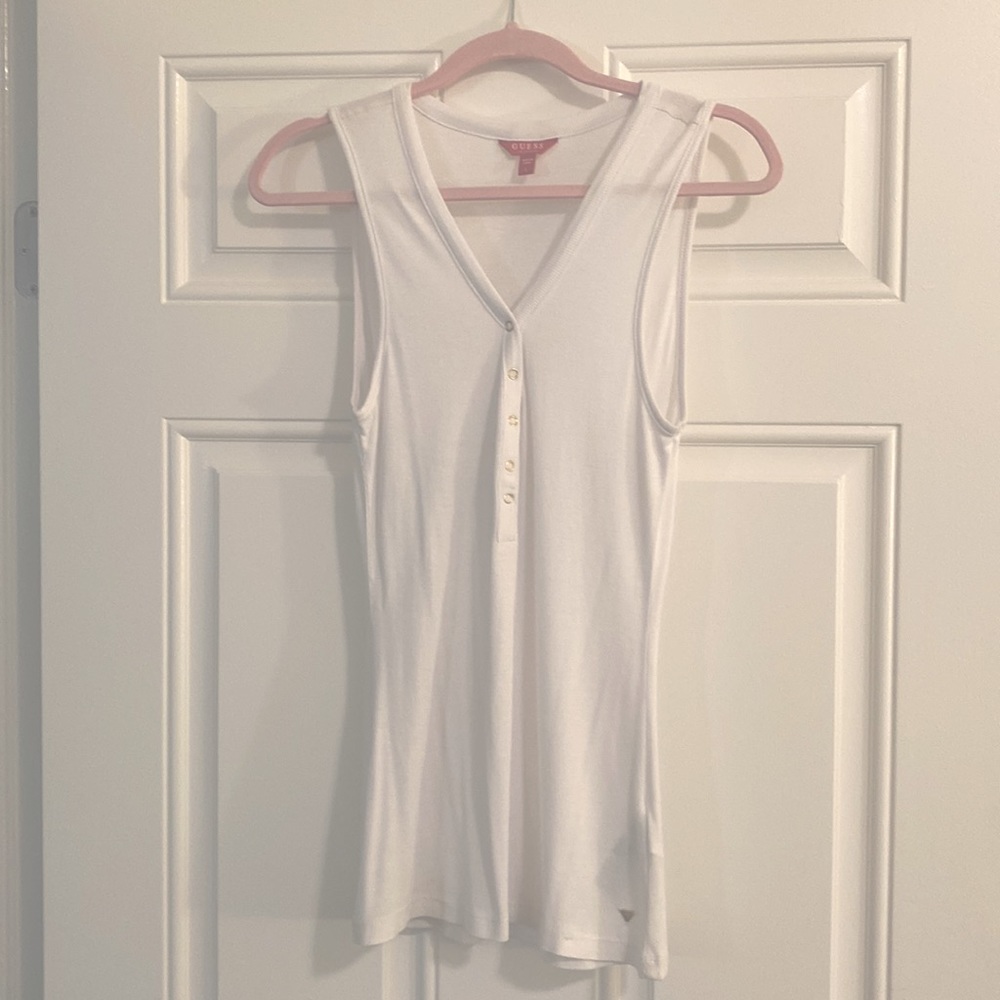Guess Women’s white button front V-neck tank